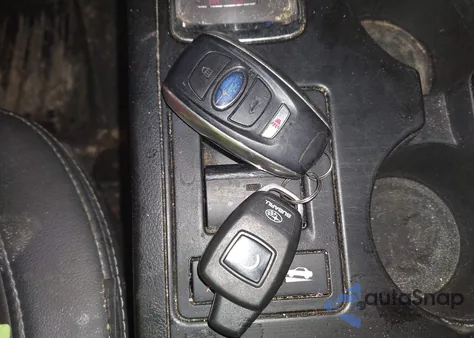 2017 Subaru Outback 2.5I Limited z USA, uszkodzony, nr VIN 4S4BSANC3H3292969